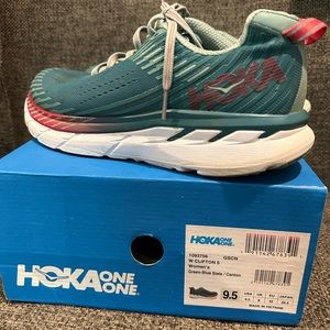 Women’s size 9.5 Hoka Clifton 5.
